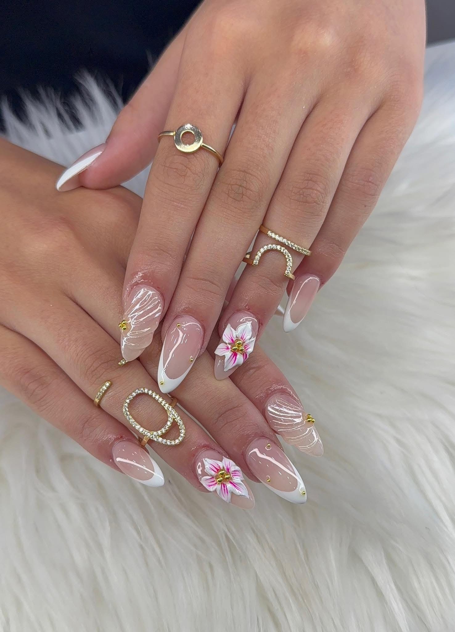 Serenity Nails & Spa logo